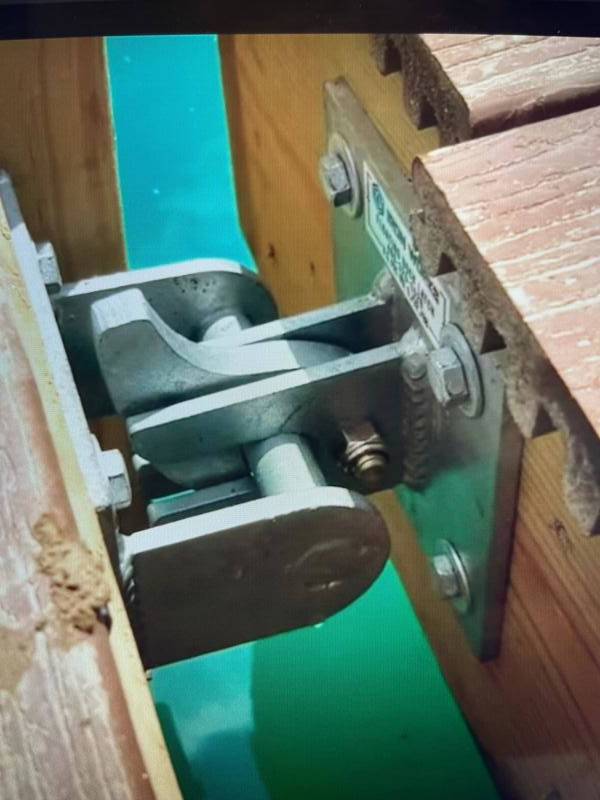 dock hinge photo, installed